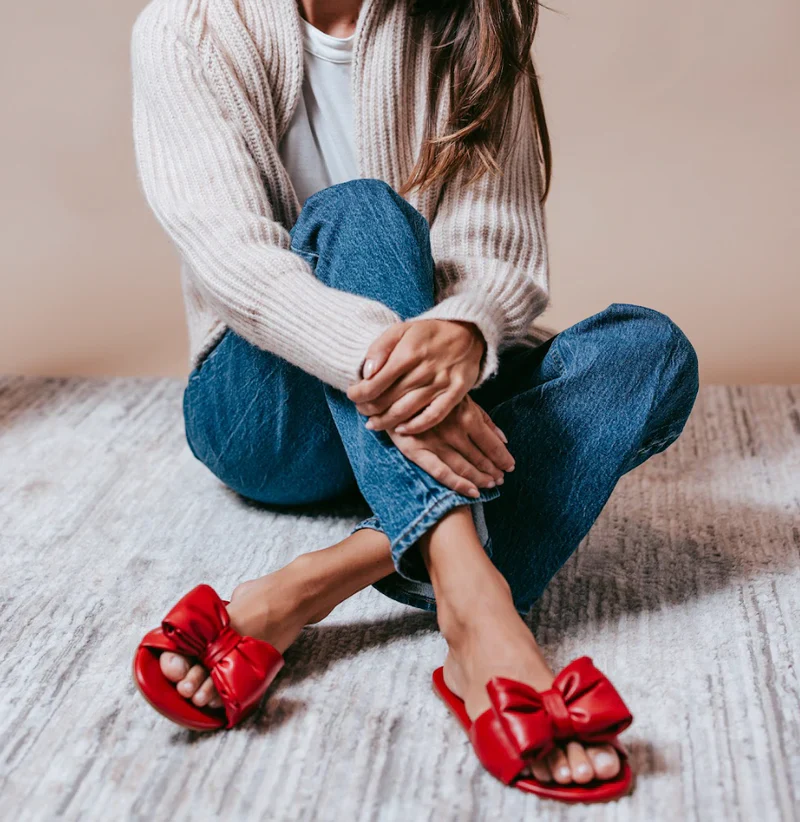 Chic Style Meets Cloud Comfort